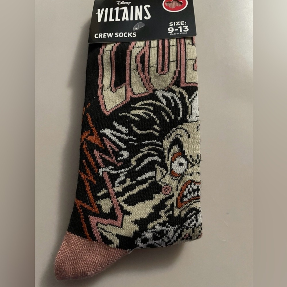 Disney Villian’s Series Cruella Deville Crew Socks - Black and Pink - Picture 6 of 8